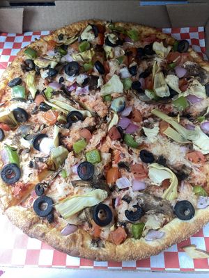 Vegan Veggie Medium Pizza 🍕😛 Minus I Should Have Said No Onions, Otherwise Super Tasty and Perfect for Cravings  at Pizza Twist in Modesto