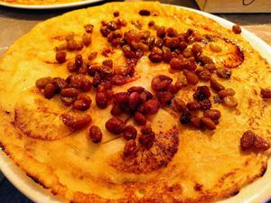 Pannenkoek met appel en boerenjongens at Pannenkoekenhuis de Oase in Vogelenzang