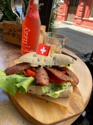 VLT at Velo Cafe & Bar in Interlaken