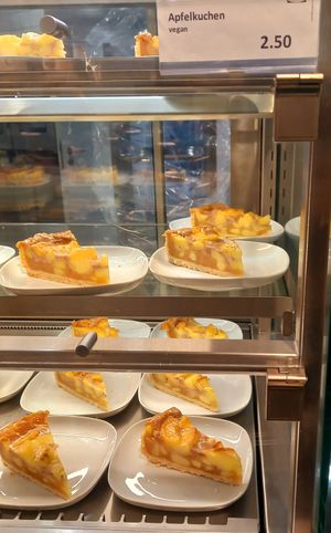 veganer apfelkuchen at IKEA in Kaarst