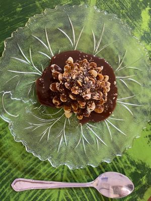 Sobremesa: Pinha de chocolate (2,50€) at Gira Sol in Tomar