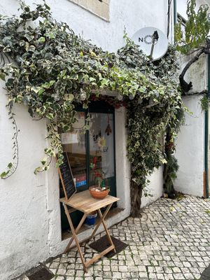 Entrance   at Gira Sol in Tomar
