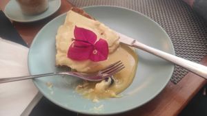 Lemon Tart at Gira Sol in Tomar