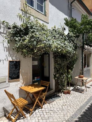 Entrance   at Gira Sol in Tomar