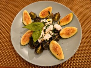 Starter of vegan feta, figs and grapes. at Gira Sol in Tomar