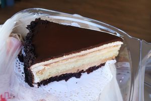 Oprah cake at Happiness Cafe in San Jose