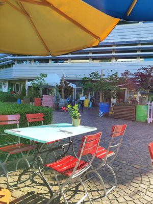 Outdoor mood at Moudi Bar - Talacker in Zurich