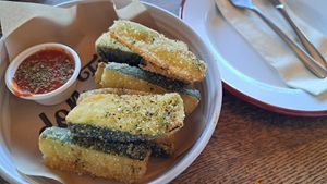 zucchini fritti at don Fred in Newtown
