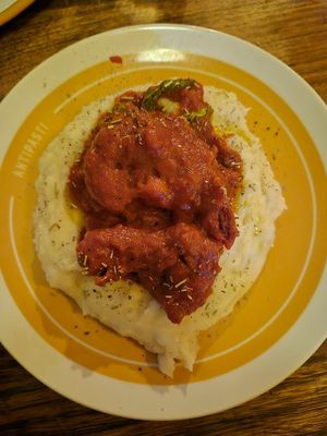 Mushroom ragu: YUM, fable in bolognaise sauce on creamy mash at don Fred in Newtown