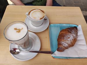 Vegan Croissants, Café Latte + big Cappuccino at Dulcissima in Rabat