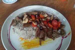 Reis mit seitan at Matices del Elqui in Pisco Elqui