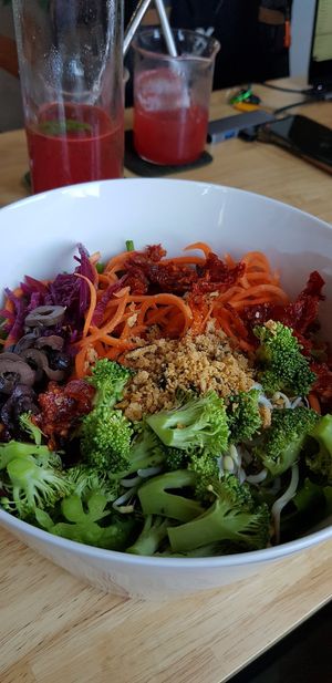 DIY Saladbowl for only 60k at Living Food Lab Canggu in Canggu