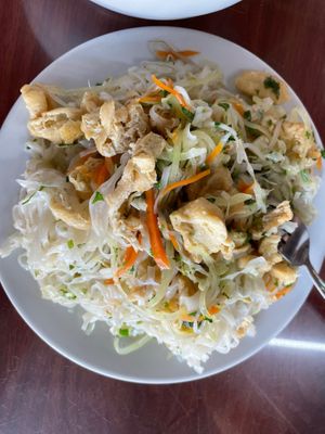 Rice noodles at Nhà Hàng Thùy Dương in Ninh Binh