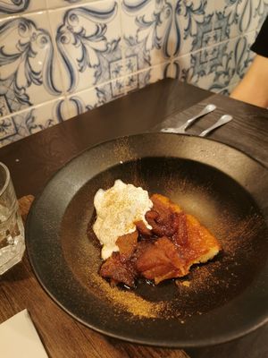 Pear pie with whipped cream at Brisa do Rio in Tavira