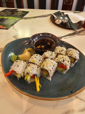 Veggie roll at Hanni Street Kitchen in Leer