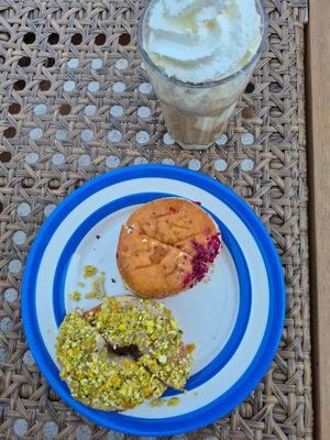 Brought the praline doughnuts and raspberry jam one home and enjoyed it with an iced coffee at Crosstown Doughnuts in Oxford