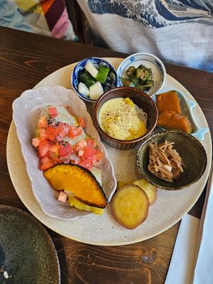 Adult meal (also had a rice bowl not pictured) at VEGAN CAFE Kiu 喜雨 in Kobe