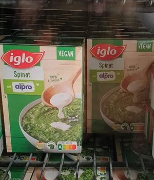 Iglo spinat alpro at Edeka Zurheide Center Oberhausen in Oberhausen