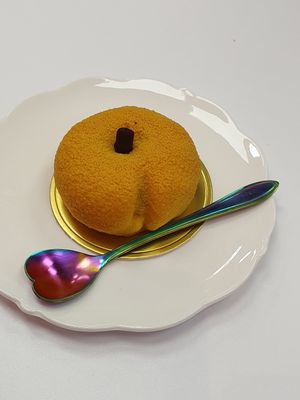 Peach-rose cake at Cream Dream in London