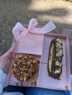 Pistachio tart & eclair Snickers at Cream Dream in London