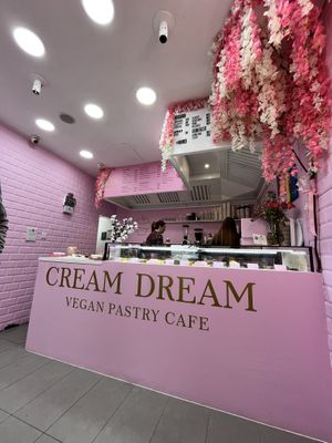 Cafe  at Cream Dream in London