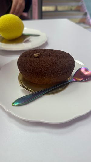 coffee and caramel cake at Cream Dream in London