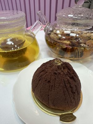 AMAZING Pear and Truffle chocolate cake  at Cream Dream in London