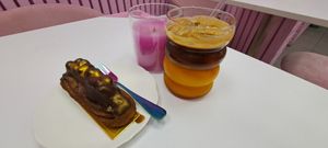 Cake & coffee at Cream Dream in London