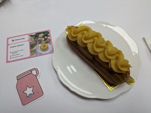 Mango and passion fruit eclair at Cream Dream in London