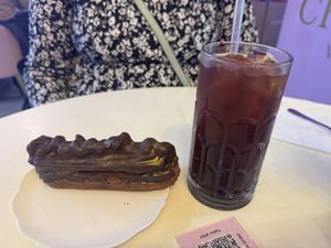Cherry iced tea with a snickers eclair  at Cream Dream in London
