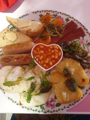 English Breakfast at Cream Dream in London