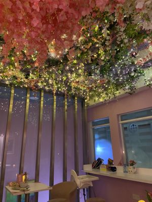 🌺🌺🌺  at Cream Dream in London