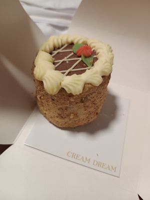 Kyiv cake at Cream Dream - Covent Garden in London