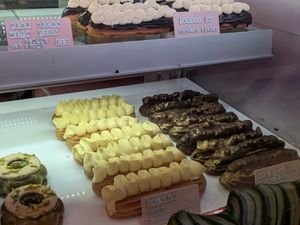 Eclairs and cakes at Cream Dream - Covent Garden in London
