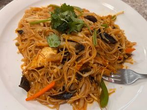 Singapore Noodles  at VeggiEAT in Sedona