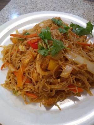 Singapore noodles at VeggiEAT in Sedona