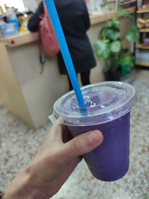 Blueberry smoothie at Bamboo Vegan Cafe in Athens