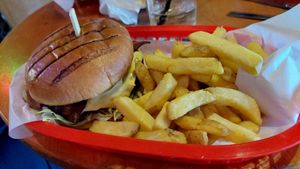 Hot and smoky burger with chips at Hank's Dirty in Cambridge