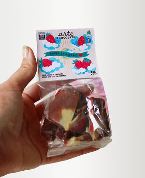 nuvem de morango at Arte Chocolate - Factory & Shop in Goias
