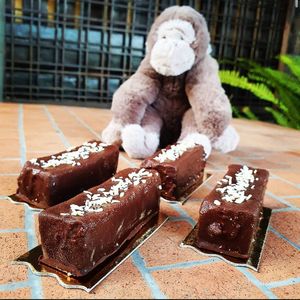 "Bounty" ice cream bar (coconut, chocolate) at LA RAWTISSERIE in Antibes