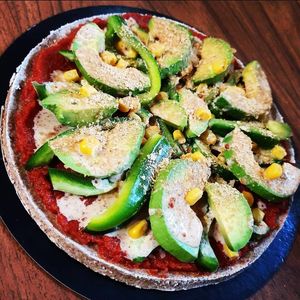 Rawzza "mexicaine" at LA RAWTISSERIE in Antibes