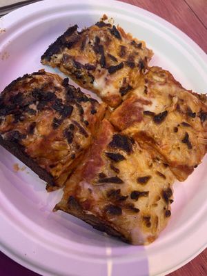 Vegan pizza (slice) 🍕   at Homies Pizza in Edinburgh