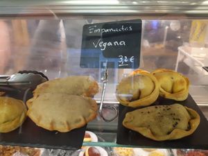 Vegan empanadas on display at Lingueer Saveurs d'Afrik - Food Stall in Madrid