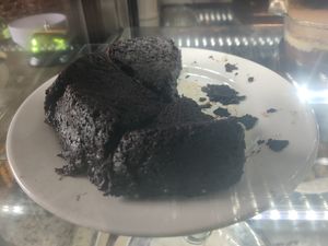 Vegan chocolate cake at Bizcotela in Bogota