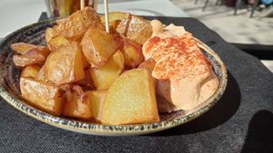 Bravas. at Can Pons in Banyoles