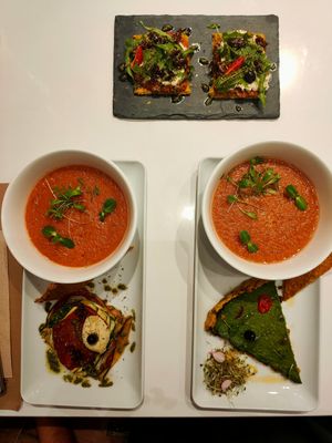 two Menus del dia  and pizza at Bionectar in Girona