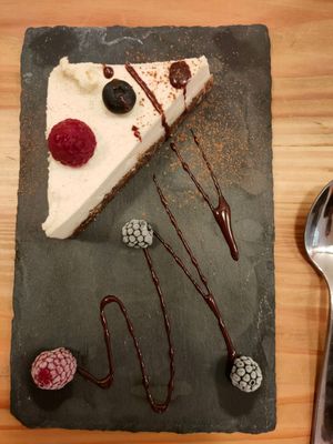 Raw cheesecake at Bionectar in Girona