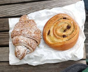 Gmundner Stangerl & Vanilleschnecke at Hofbäckerei Edegger-Tax in Graz