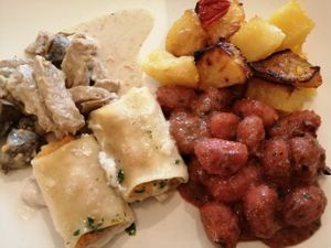 Gnocchi, cannelloni e straccetti di soia at Ops Cucina Mediterranea in Rome