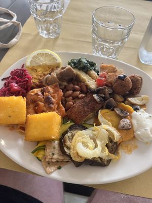 Big plate  at Ops Cucina Mediterranea in Rome